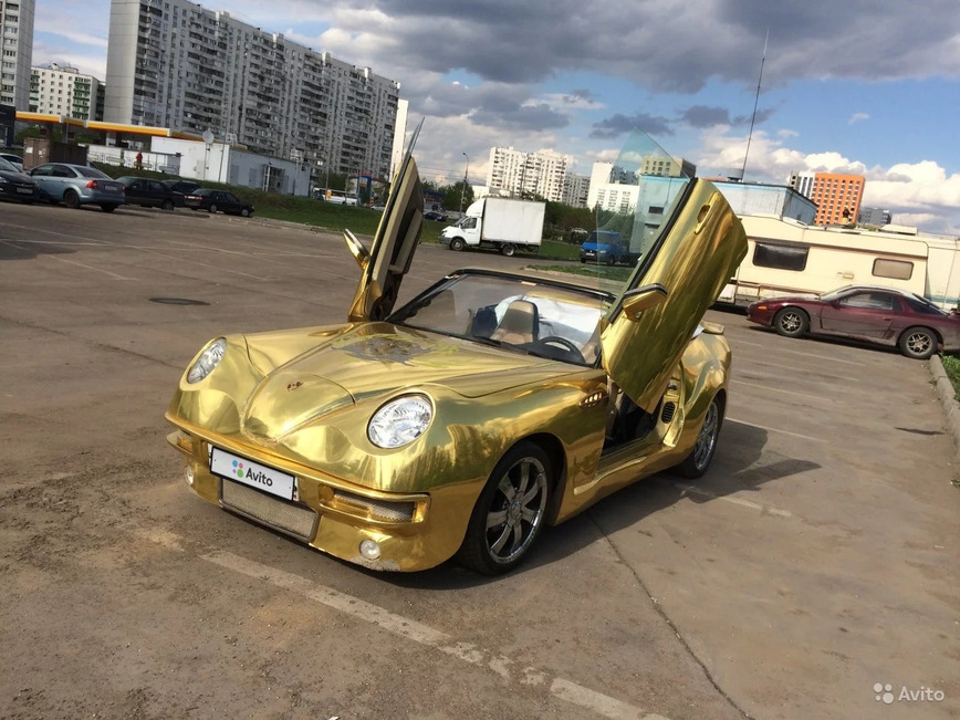 Берегите глаза: в Москве продают самый уродливый Porsche 924 в мире