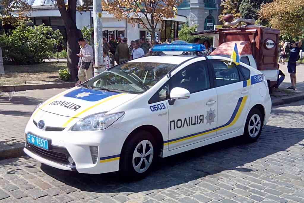 Мужчина открыл стрельбу по прохожим в Киеве, среди пострадавших — ребенок