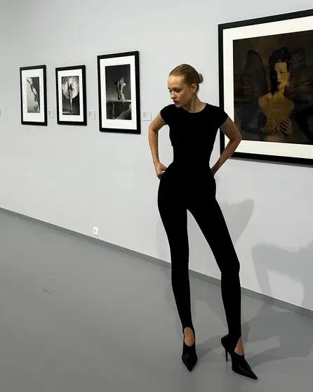 Звезда "Слова пацана" Елизавета Базыкина и её бесконечные ноги/Фото: elizavetabazykina/Instagram*