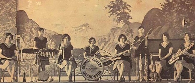 Эта женщина начала играть на барабанах ещё в 1920-х годах, и этим она занимается до сих пор, даже в свои 106 лет Эта женщина начала играть на барабанах ещё в 1920-х годах, и этим она занимается до сих пор, даже в свои 106 лет