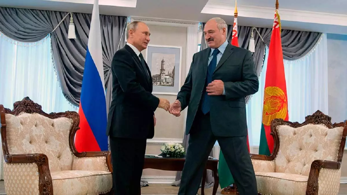 Президент Белоруссии Александр Лукашенко сообщил некоторые подробности вчерашнего неформального саммита глав стран-членов СНГ. Он...