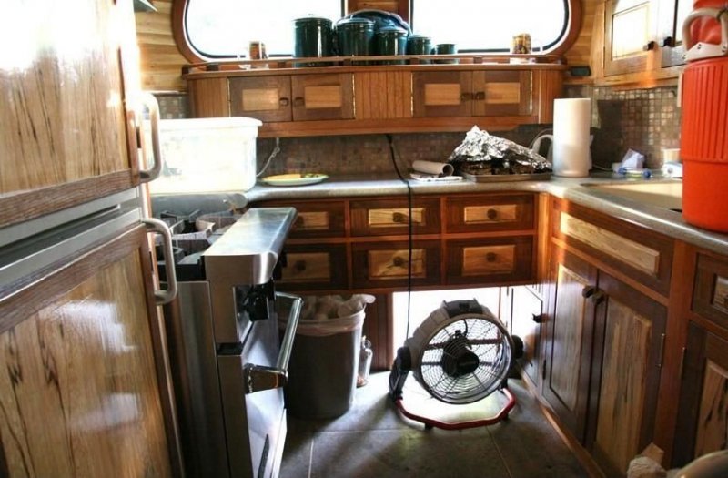 «Миротворец» - уникальный автобус, созданный руками энтузиастов 