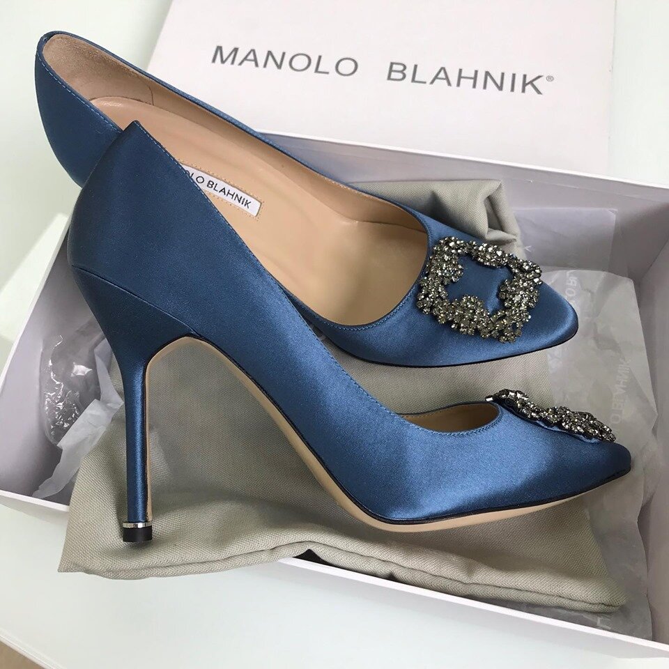 Атласные туфли Manolo Blahnik. /Фото: brends-msk.ru