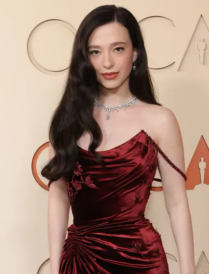 Майки Мэдисон в Vivienne Westwood