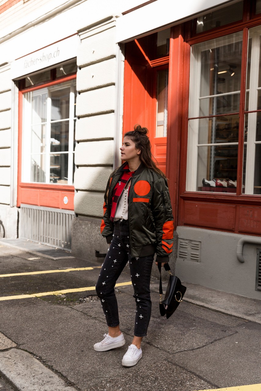 The-Fashion-Fraction-Best-Swiss-Blog-Bester-Schweizer-Modeblog-G-Star-Bomber-Jacket-Pearl-Trousers-Topshop-JW-Anderson-Pierce-Bag-Outfit-Inspo-13