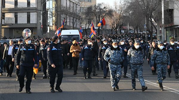 Противники Пашиняна завершили шествие по Еревану