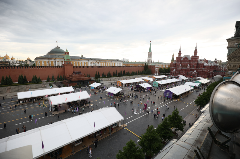 Литературный праздник. В Москве завершил работу VIII книжный фестиваль