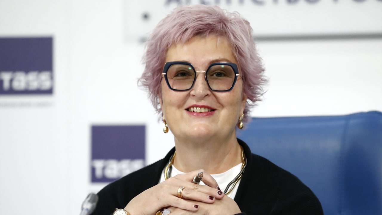 Татьяна Устинова сравнила смайлики в соцсетях с возвращением к наскальной росписи