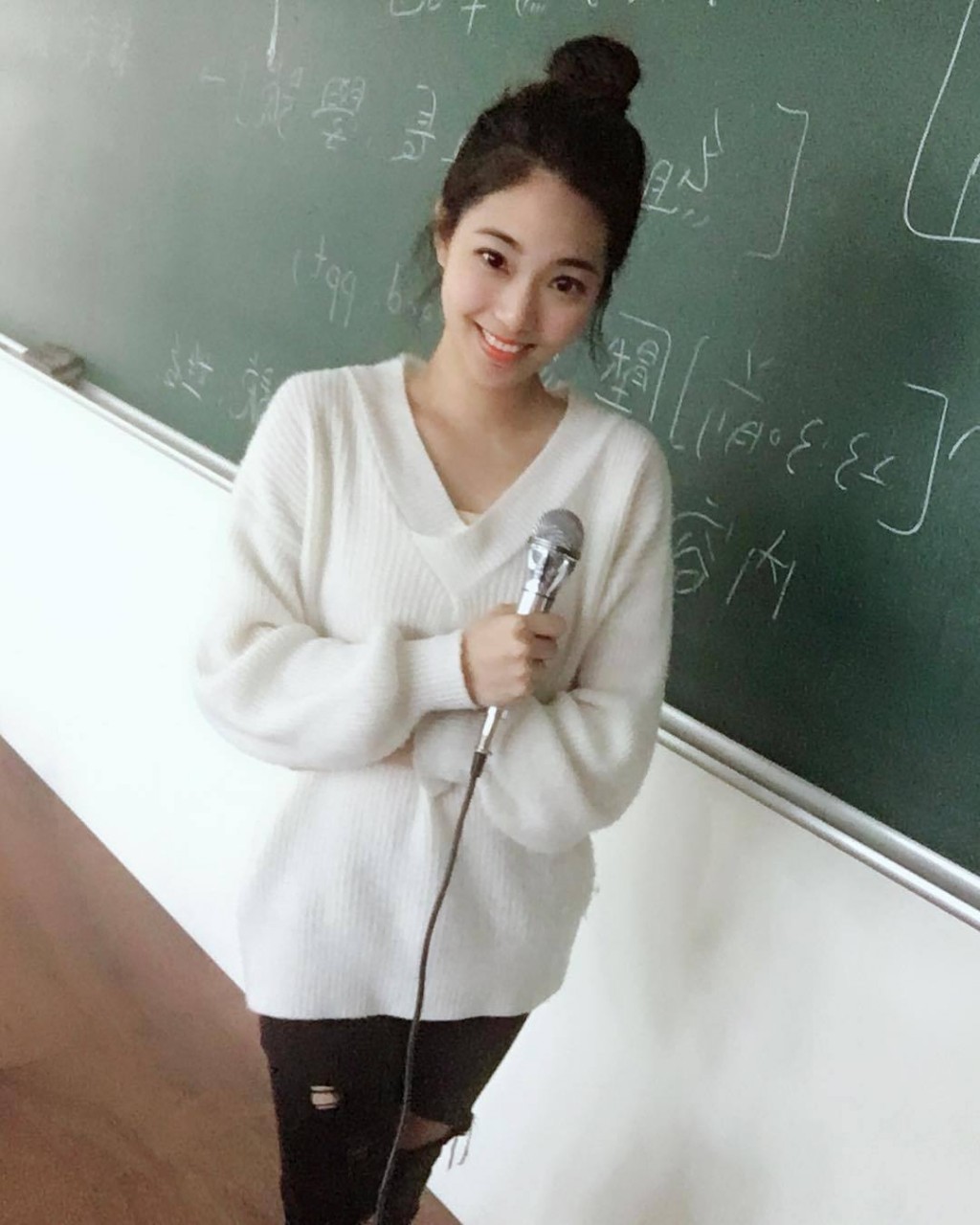 Найдена самая красивая в мире учительница 