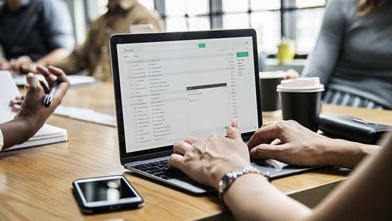 Уверенность руководителей американских компаний растет на фоне появления вакцин и стимулирующих мер