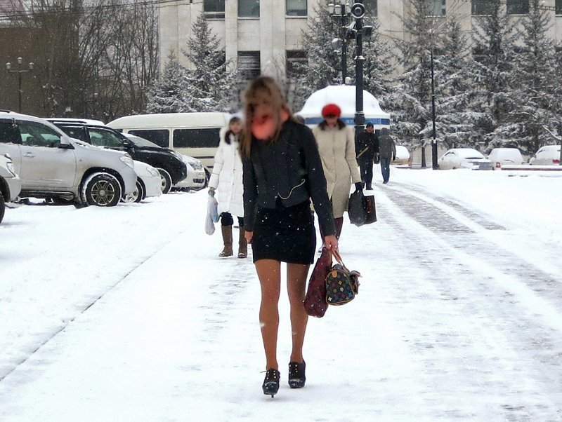 Студентка из Астаны вышла на улицу в -35 и обморозила ноги астана, колготки, мороз, ноги, обморожение, студентка, холод