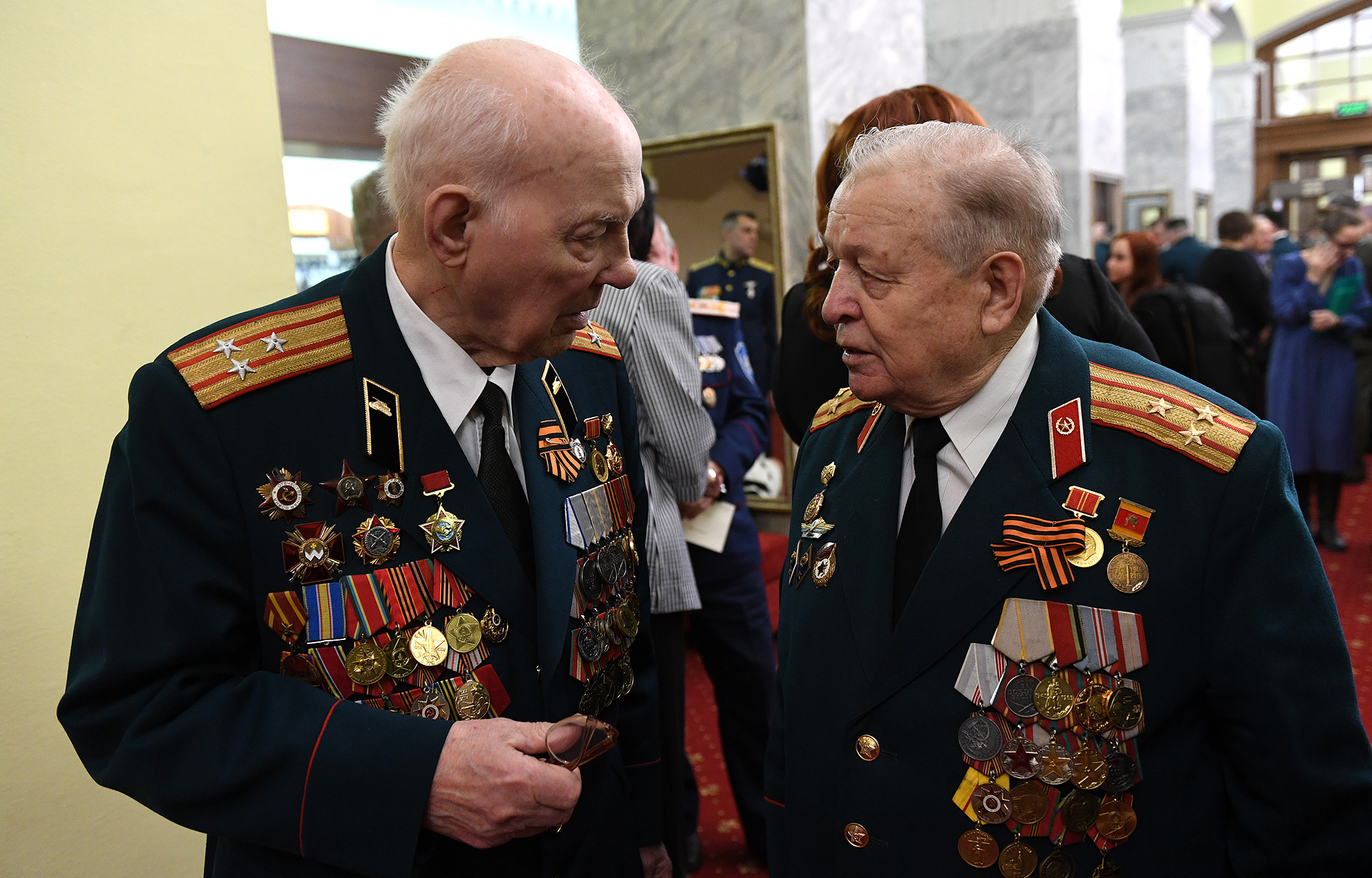 Ордена ветеранов великой отечественной. Ветеран с наградами. Ветераны с орденами.