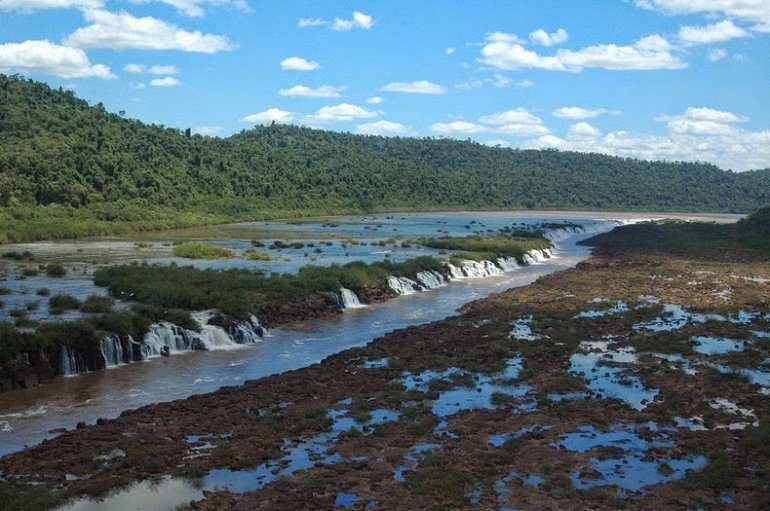 Чудо природы: уникальный водопад Мокона Мокона, водопад, Уругвай, также, является, Водопад, метров, Аргентине, вдоль, когда, водопада, Юкума, каньона, местах, более, Каньон, километрах, объема, зависит, варьируясь