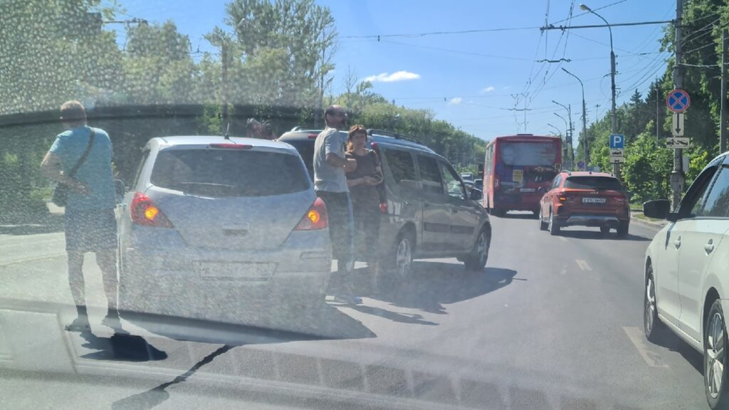 На Куйбышевском шоссе Рязани произошло ДТП