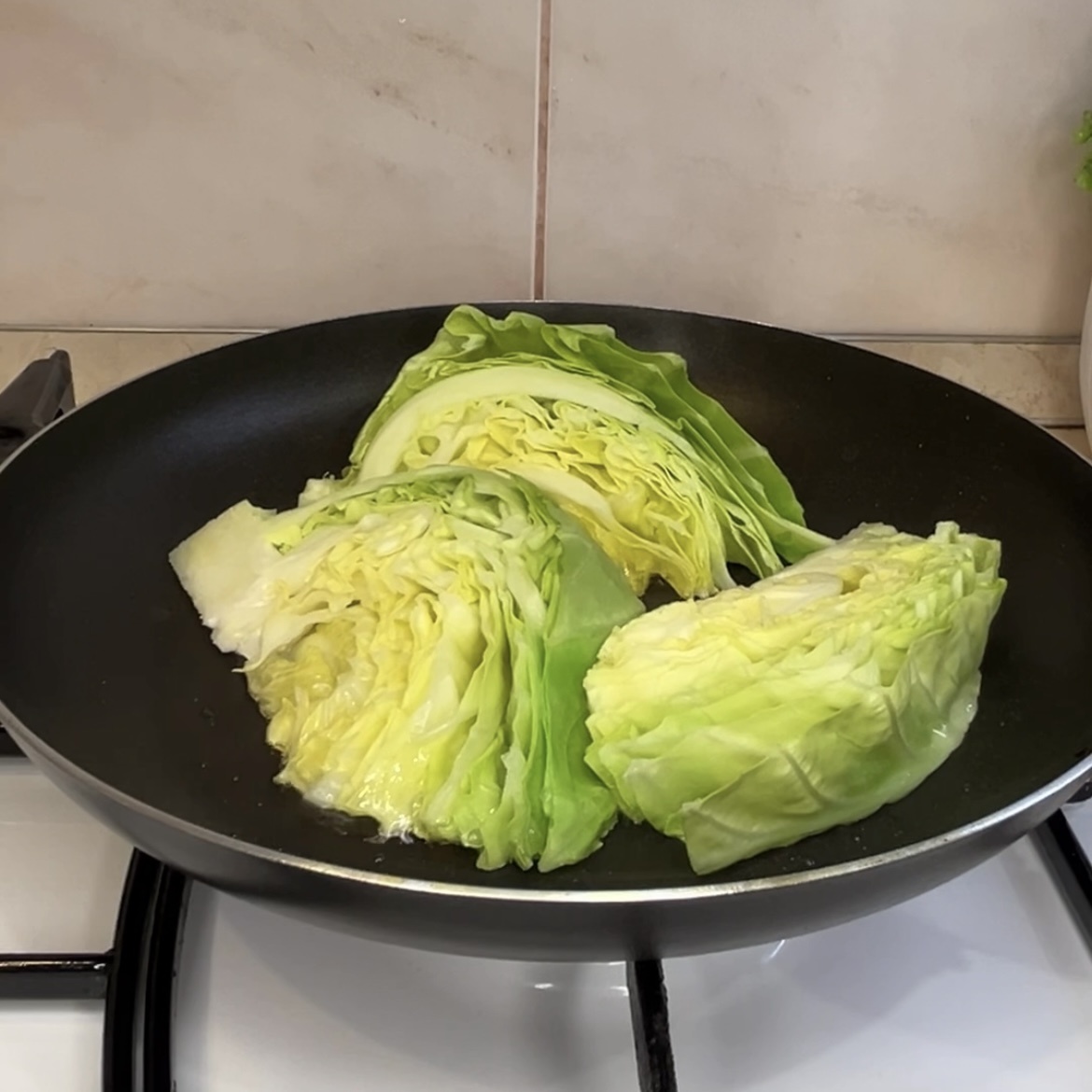 Дел на несколько минут, а удовольствия море: вкусная закуска из капусты Дел на несколько минут, а удовольствия море: вкусная закуска из капусты свежий, капусту, молодая, капуста, сразу, очень, кинзы, укропа, чеснок, пресс, через, давленный, добавляем, петрушки, зелень, только, «поплывет»Измельчаем, готовый, молотый, руками