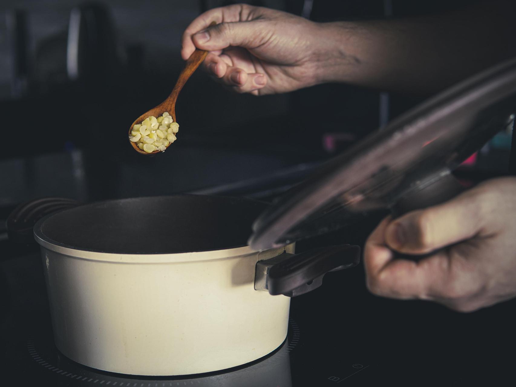 Melt Chocolate in a saucepan pic