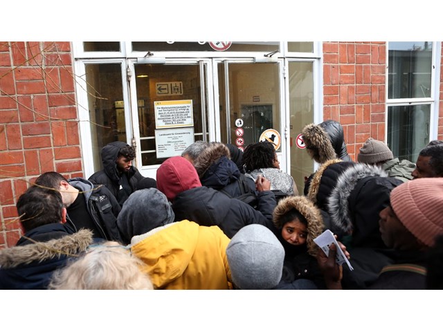 Свой — чужой. Европа приняла миллионы беженцев. Почему теперь их ненавидят, считают террористами и хотят выгнать? геополитика