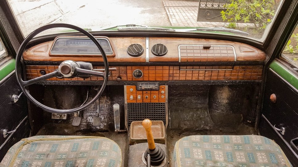 Поддельные «Жигули». Мотор сзади. Что?! автосамоделки,Марки и модели