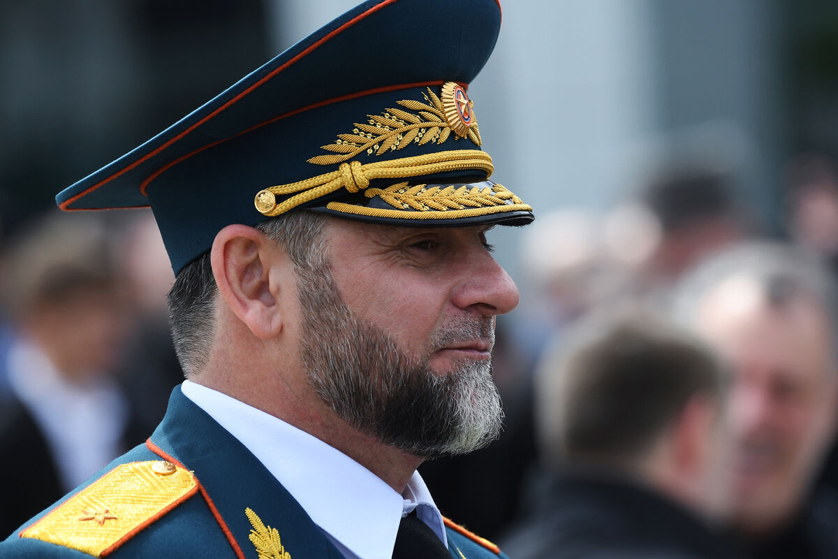 Главу МЧС Чечни Цакаева задержали на КПП 