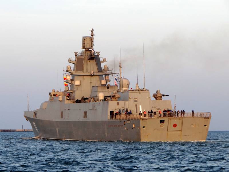 Фрегаты и БДК вместо авианосцев и атомных эсминцев Фрегаты и БДК вместо авианосцев и атомных эсминцев вмф