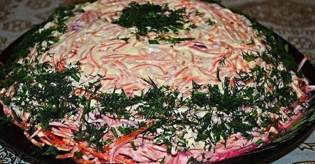 salat-kotoryj-pokorit-vsex-gostej-v-novogodnyuyu-noch