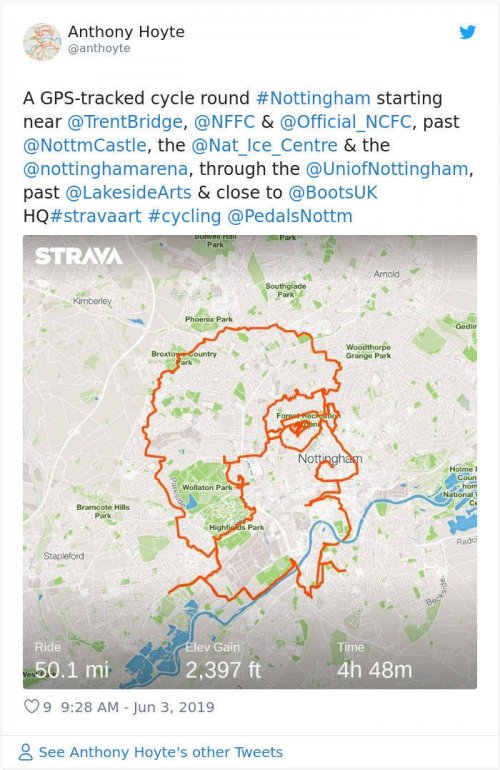 Велосипедист-любитель, крутя педали, рисует изображения на карте Лондона маршруты,рисунки,технологии
