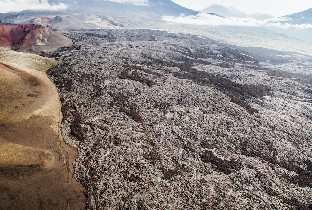 Как люди едут на Толбачик после извержения. Камчатка. Россия Как люди едут на Толбачик после извержения. Камчатка. Россия Война и мир
