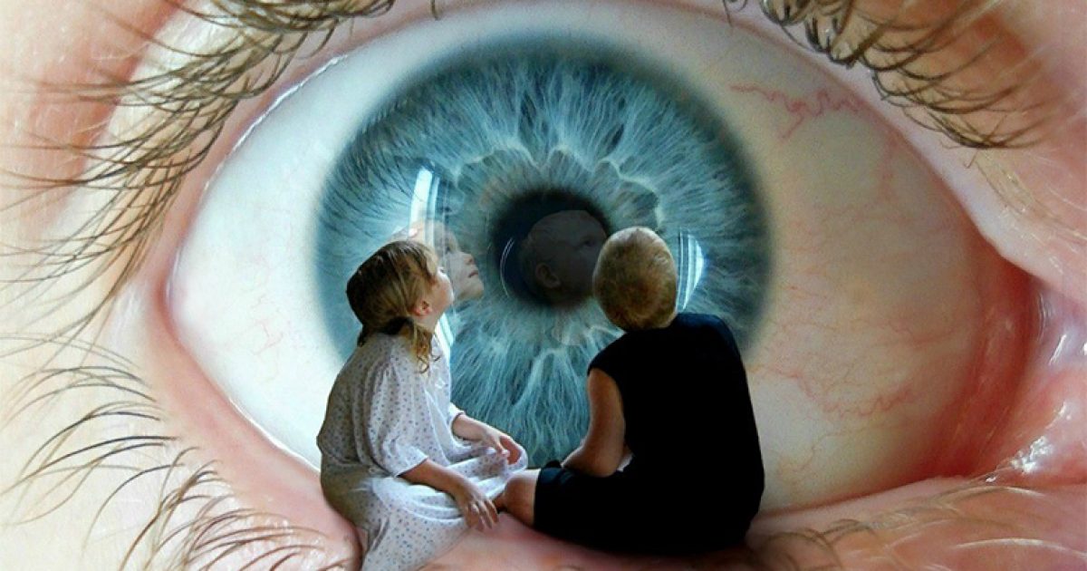 https://telegrafi.com/wp-content/uploads/2016/09/Children-Gazing-at-a-Giant-Blue-Eye-115719-1200x630.jpg