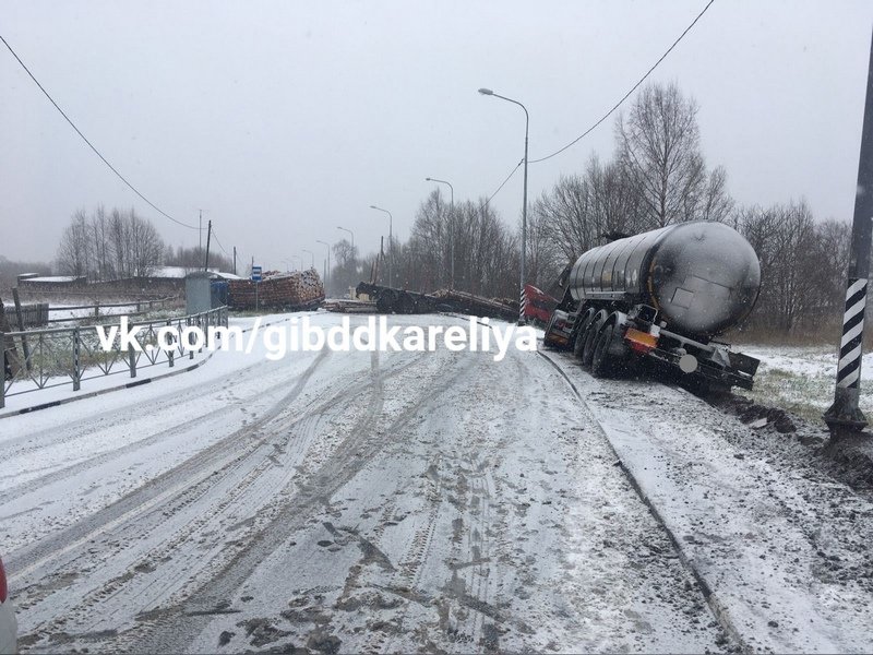 Движение по трассе «Медвежьегорск-Вологда» оказалось заблокировано из-за ДТП с большегрузами