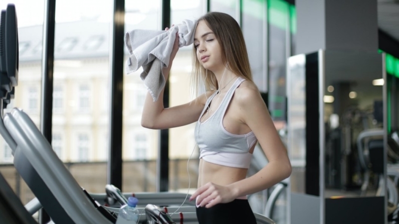 Фитнес-сообщество просит привлечь медиков для убеждения людей ставить прививки