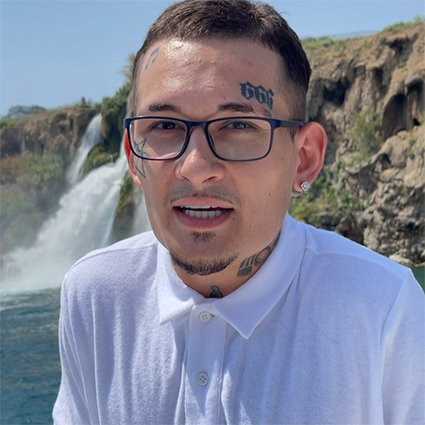 Моргенштерн поздравил сотрудников сибирских детдомов наборами суши и роллов Моргенштерн поздравил сотрудников сибирских детдомов наборами суши и роллов