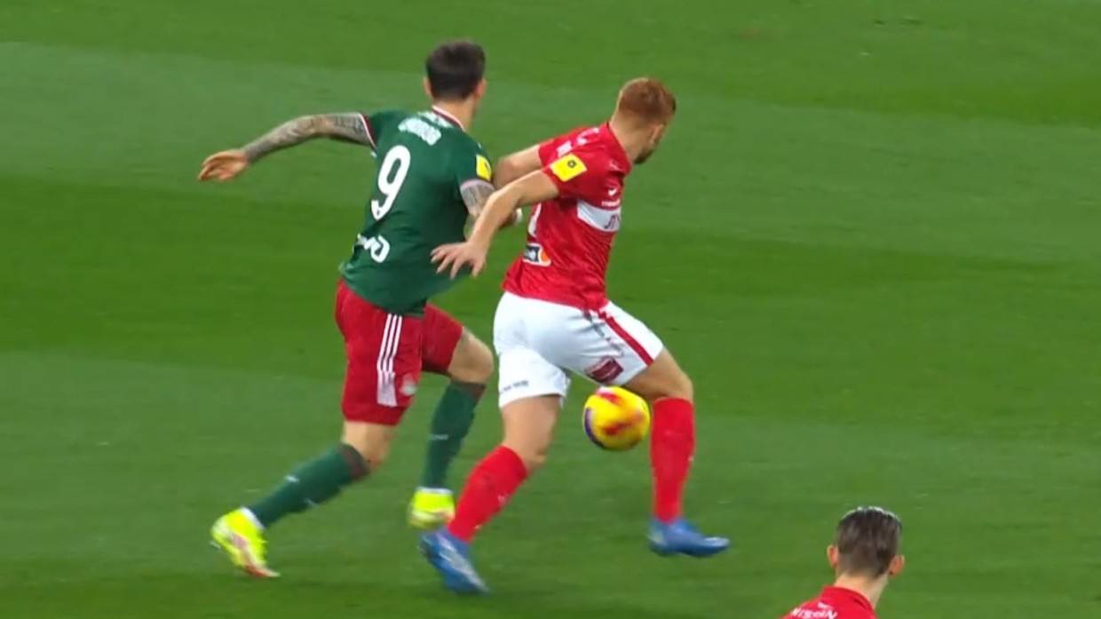 «Локомотив» в большинстве упустил победу над «Спартаком»