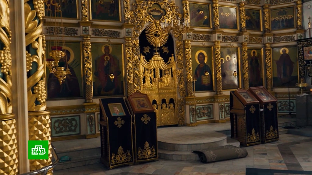 Храм золотые купола. Храм вакансий свежие. Храм вакансий свежие. Православная церковь во имя иконы божией матери пыть ях. Духовно-православный центр в острогожске воронежской.