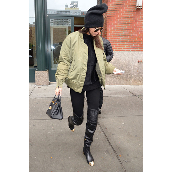 kendall jenner leggings over the knee boots h724 Ботфорты вернулись, <br> как их носить этой осенью?