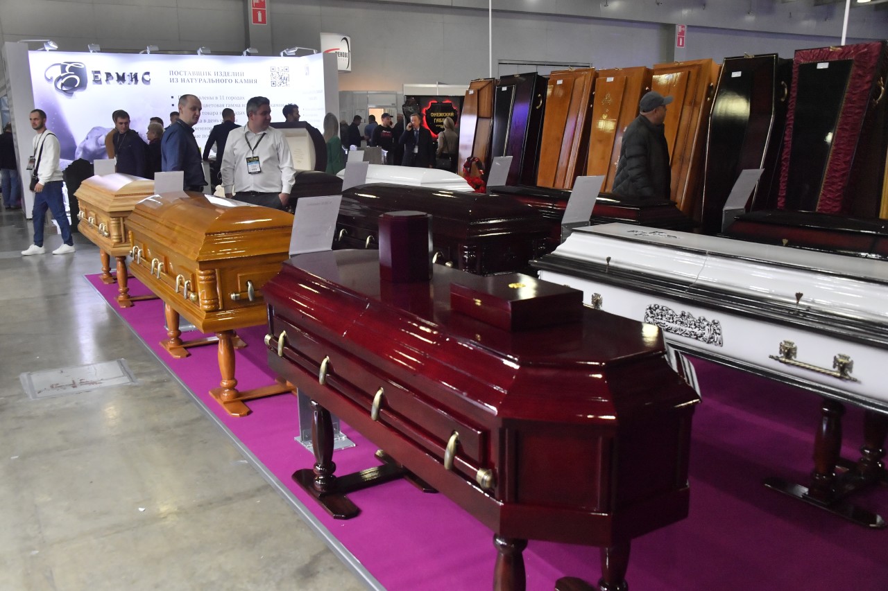 В Канаде новый тренд на похороны из-за высоких цен на «классические»