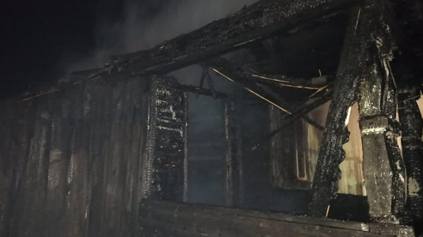В Мордовии 83-летняя пенсионерка получила ожоги при попытке спасти свой горящий дом