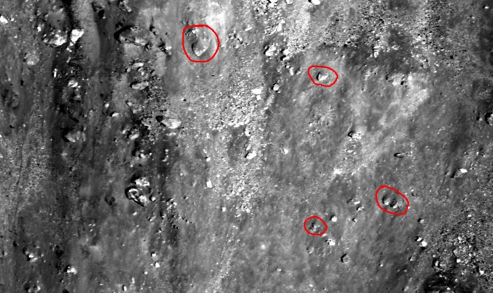 Источник: https://helionews.ru/79807-na-snimke-luny-obnaruzhen-pryamougolnyi-obekt.html 