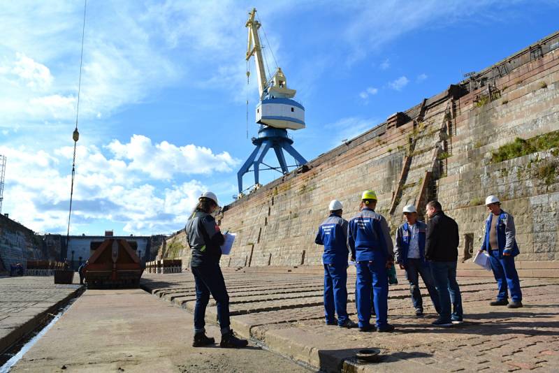 На Кронштадтском морском заводе завершена подготовка сухого дока для принятия атомного ледокола «Урал»