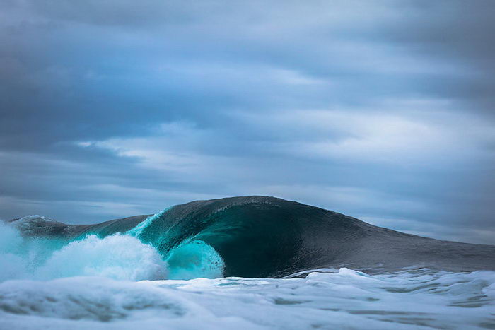 Красота волн в фотографиях Matt Burgess