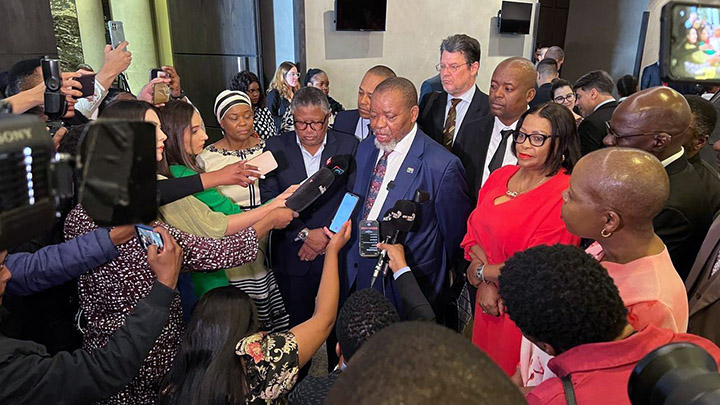 УДАР США НЕ СРАБОТАЛ: ОВАЦИИ САММИТА БРИКС ЗАПУСТИЛИ "НЕОБРАТИМЫЙ ПРОЦЕСС" геополитика