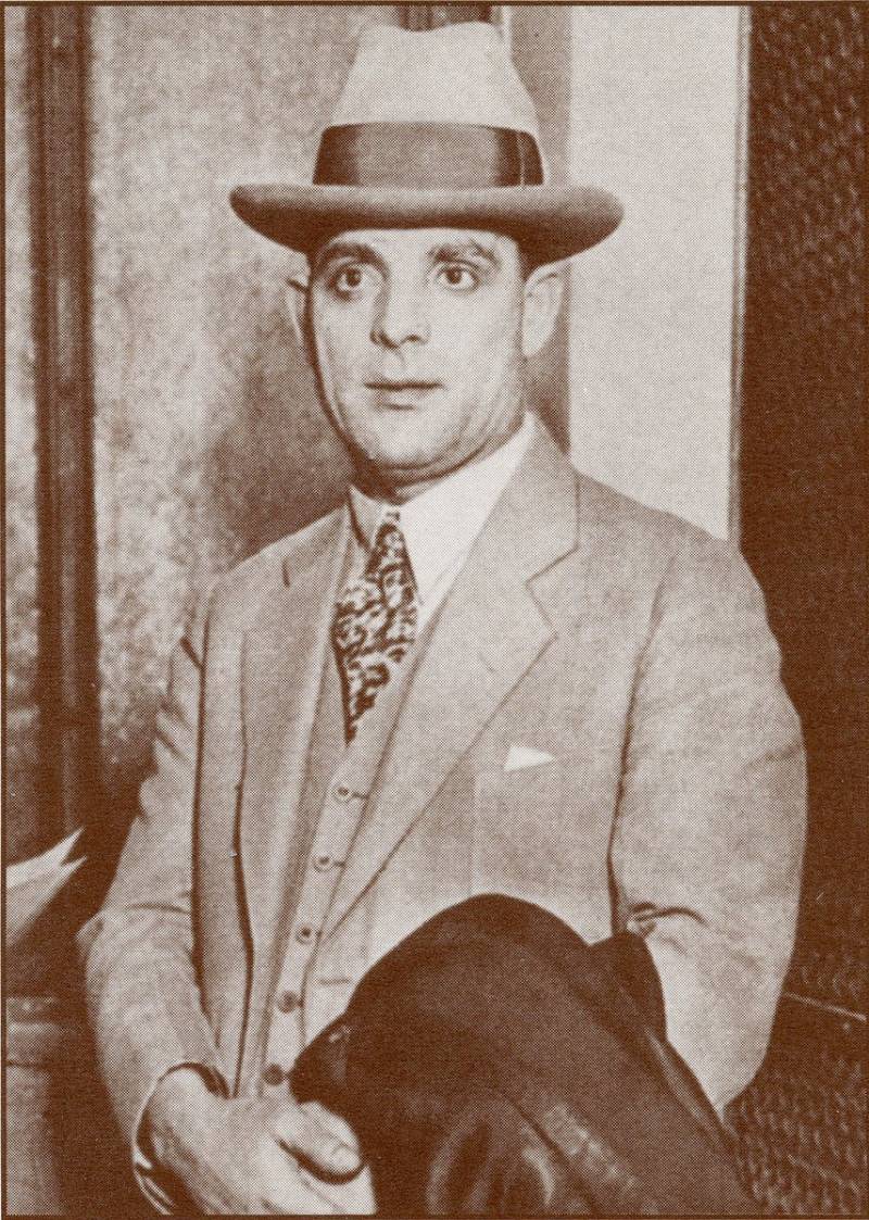 «Добрым словом и пистолетом». Альфонс Капоне в Чикаго «Добрым словом и пистолетом». Альфонс Капоне в Чикаго история