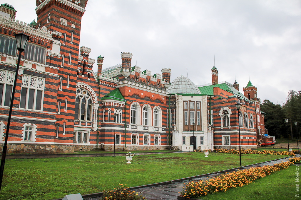 Юрино. Замок Шереметевых автотуризм