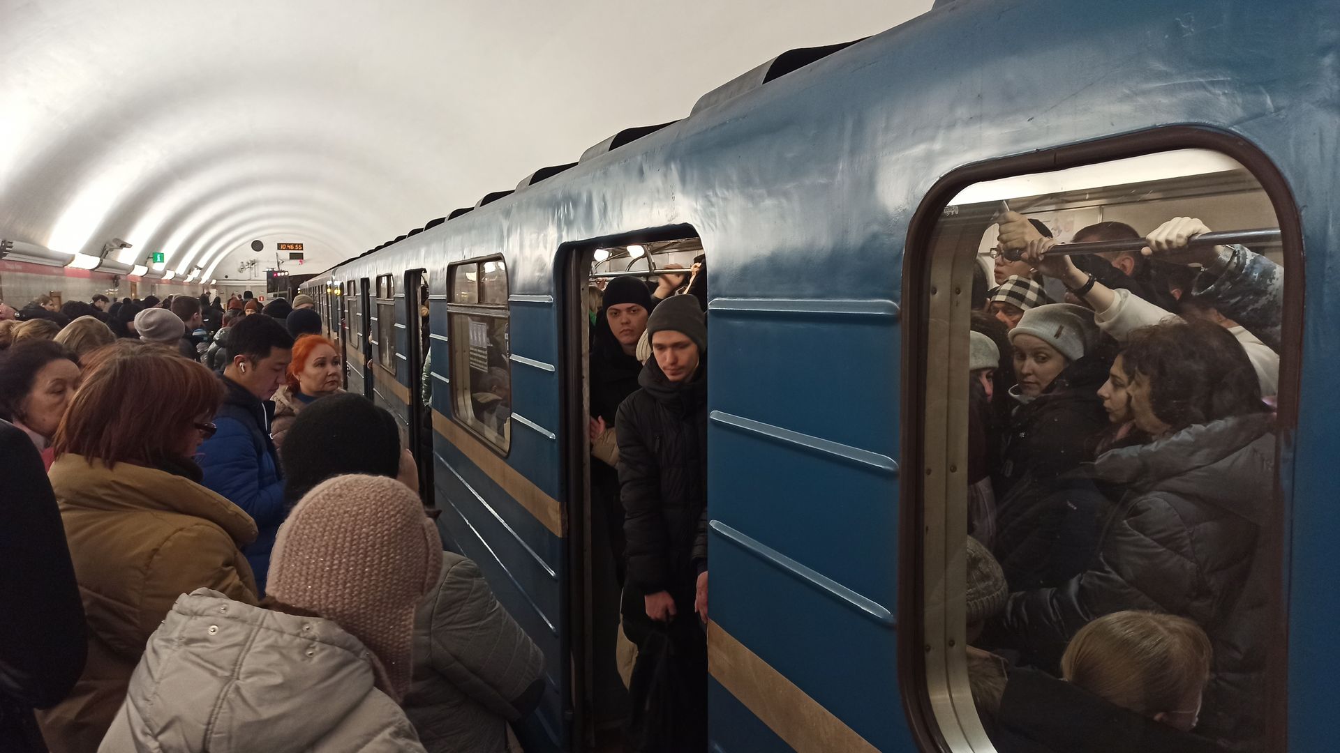 Что произошло в метро спб сегодня