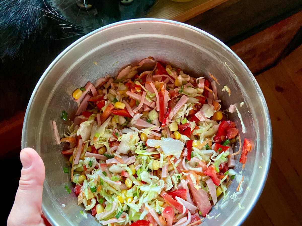 Все картофельно - мясные салаты вроде оливье оставим на зиму! А летом хочется чего-то лёгкого, но сытного, вкусного...но новенького. Чтобы не "как обычно".-5
