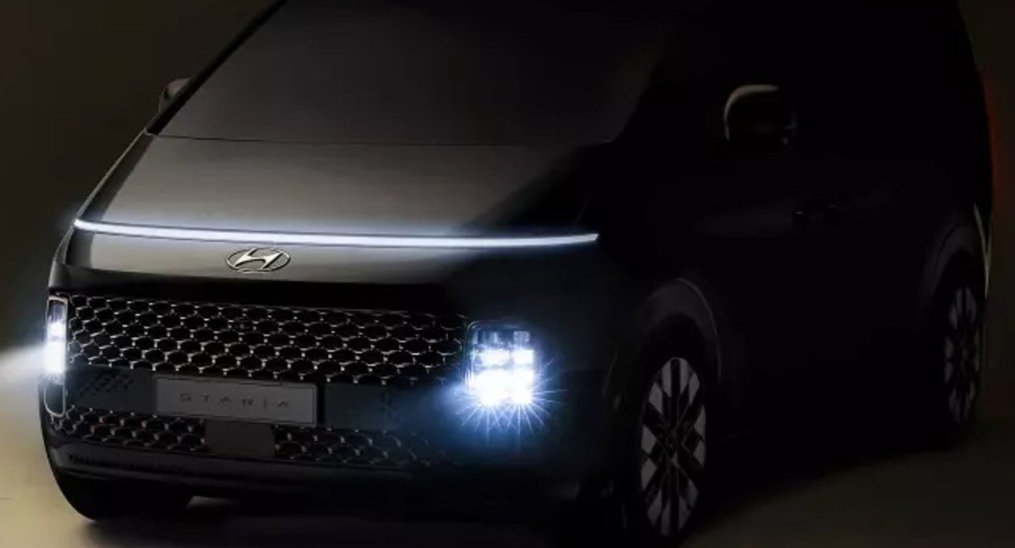 Hyundai показал первые изображения минивэна Staria, который похож на космический корабль Hyundai показал первые изображения минивэна Staria, который похож на космический корабль Автомобили