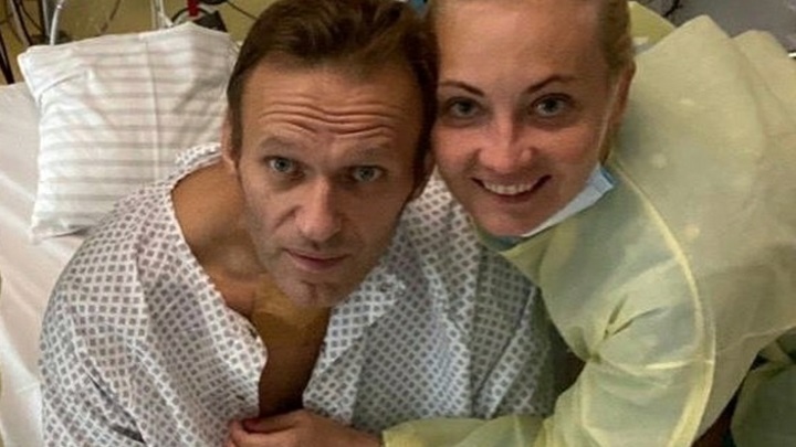 Пять неудобных вопросов об отравлении Навального. Весточка из Швейцарии и секретный отчёт