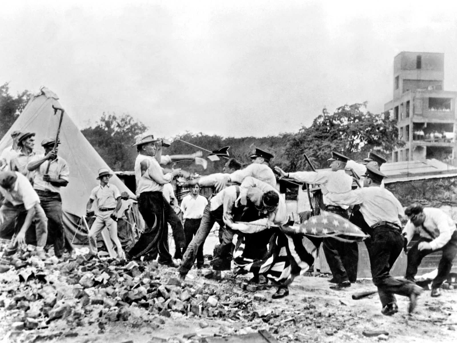 Голод в сша. Разгром "марша ветеранов" в Вашингтоне, 1932 год.. Поход на Вашингтон 1932. Марш ветеранов на Вашингтон 1932. Поход безработных на Вашингтон 1932.