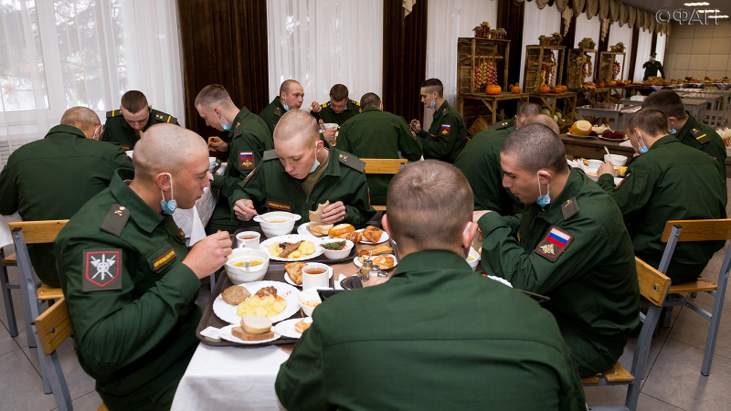Военным поварам показали, как разнообразить меню армейской кухни