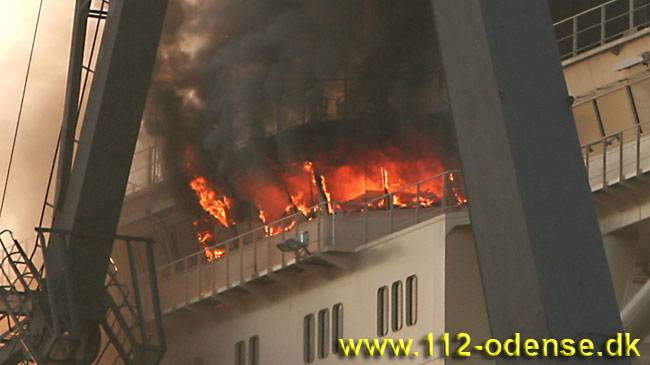 Борьба морских гигантов. Контейнеровозы – первый в своём классе вмф