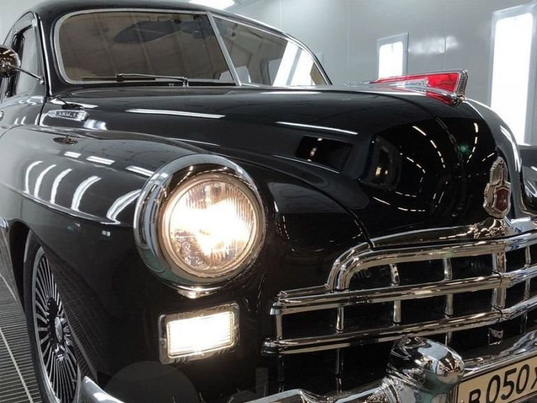 В Новосибирске продают ЗИМ с современной начинкой